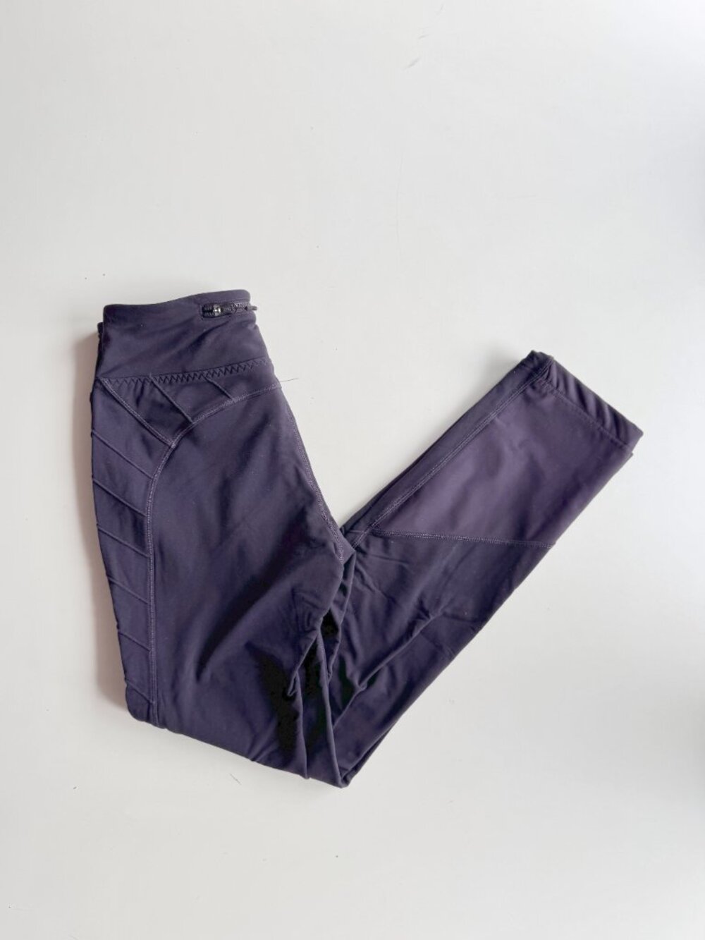 LULULEMON Black Grape Purple Wind Runner Tech Fleece Lined Pants, Size 4